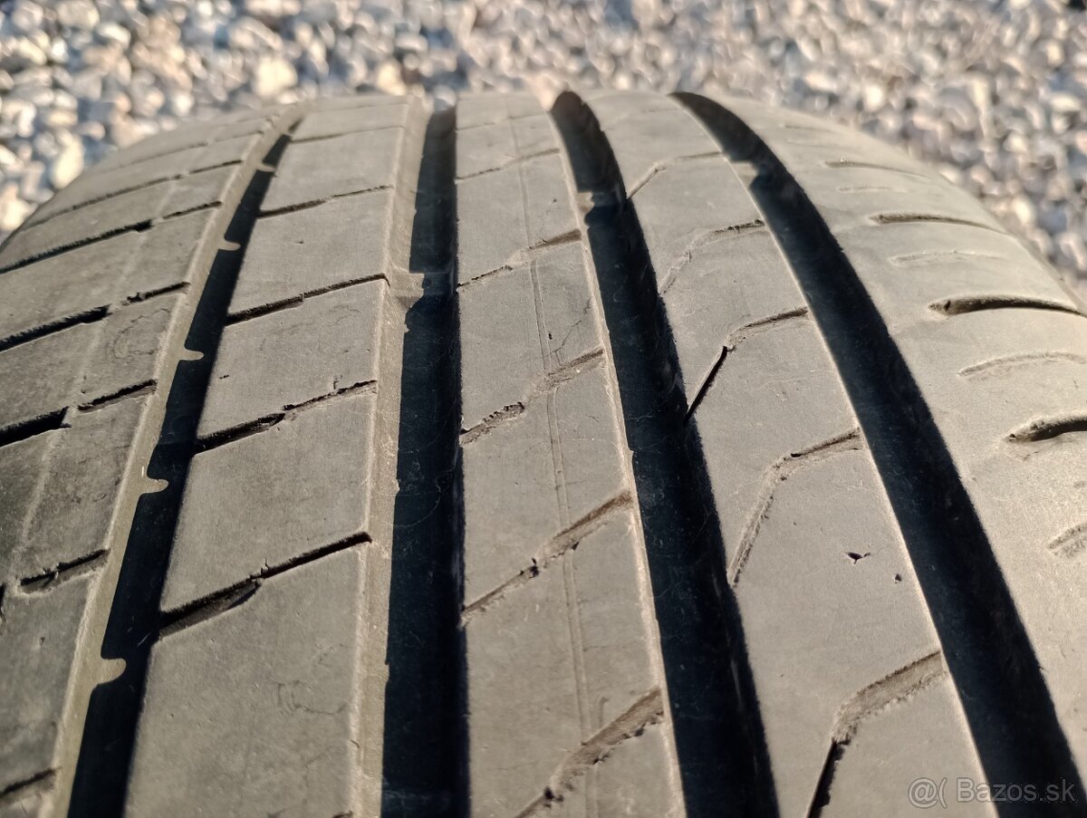 Predam 4ks pneu 215/55/r17 letne 94V Nexen