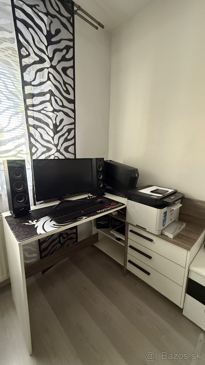 PC stolik