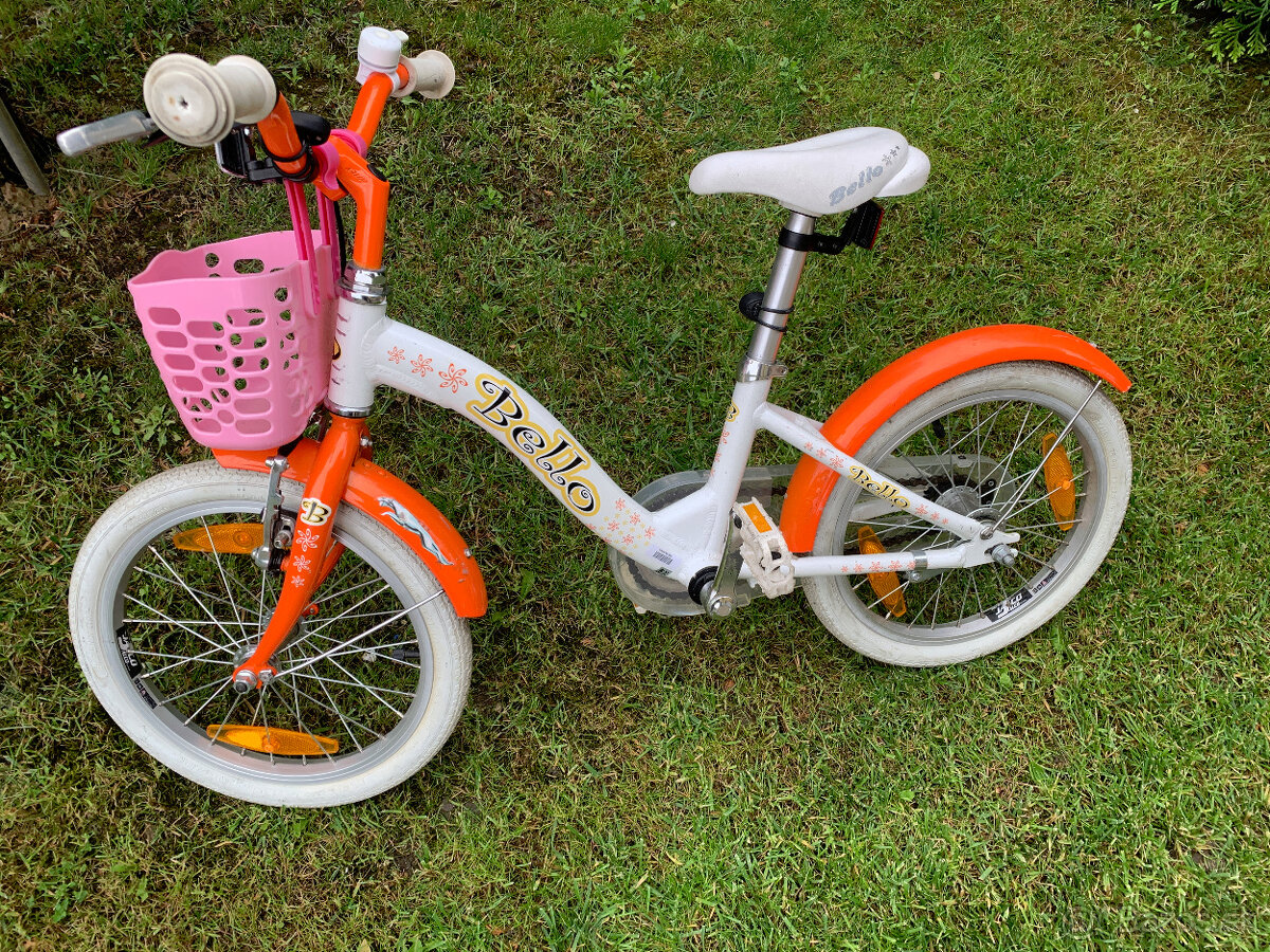 detský bicykel asi 14-ka dievča