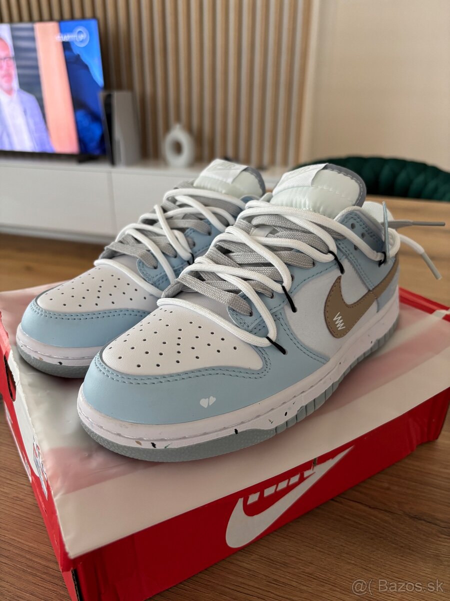 Tenisky NIKE bear limitky velkost 39