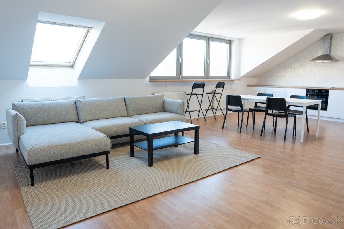 NA PRENÁJOM 3 izbový byt v centre Piešťan - 100m2