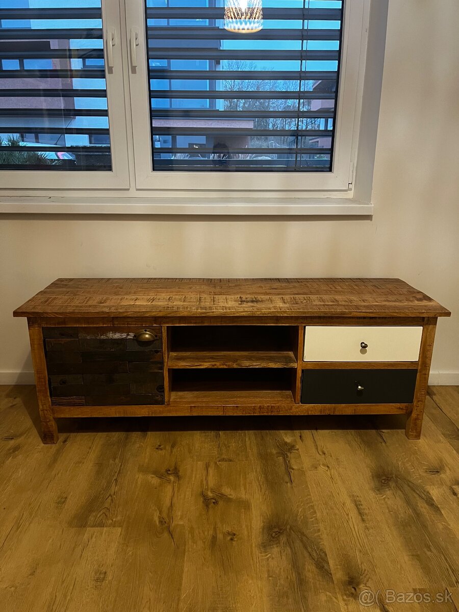 Tv stolík