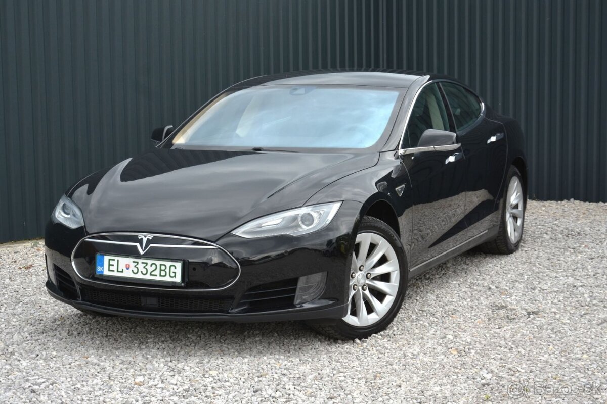 Tesla Model S 4×4 koža, vzduchový podvozok 386kw