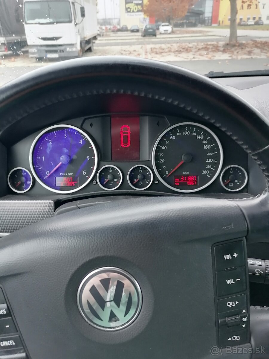 VOLKSWAGEN TOUAREG 2.5TDI R LINE