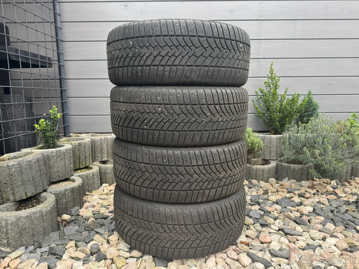 235/55 R17