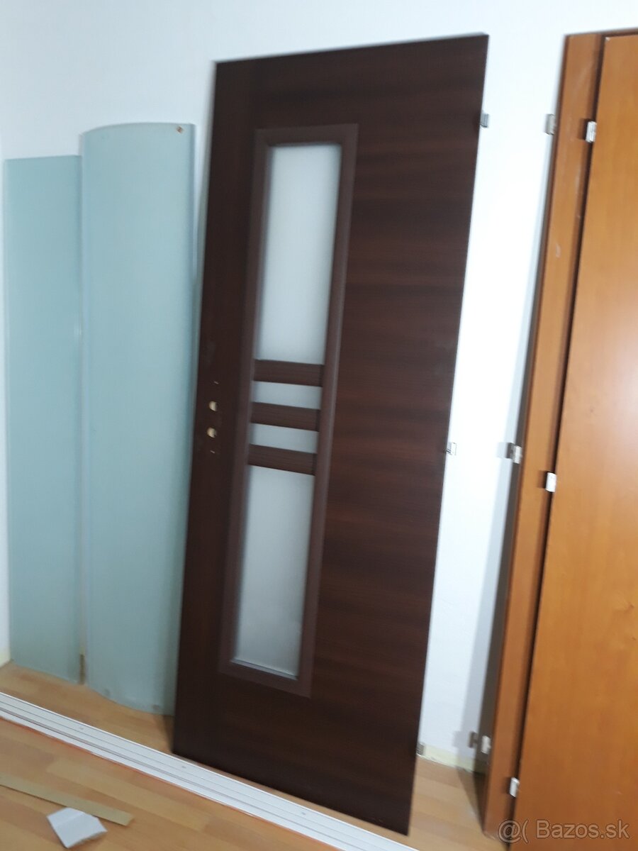 Dvere tmavohnede 70cm prave