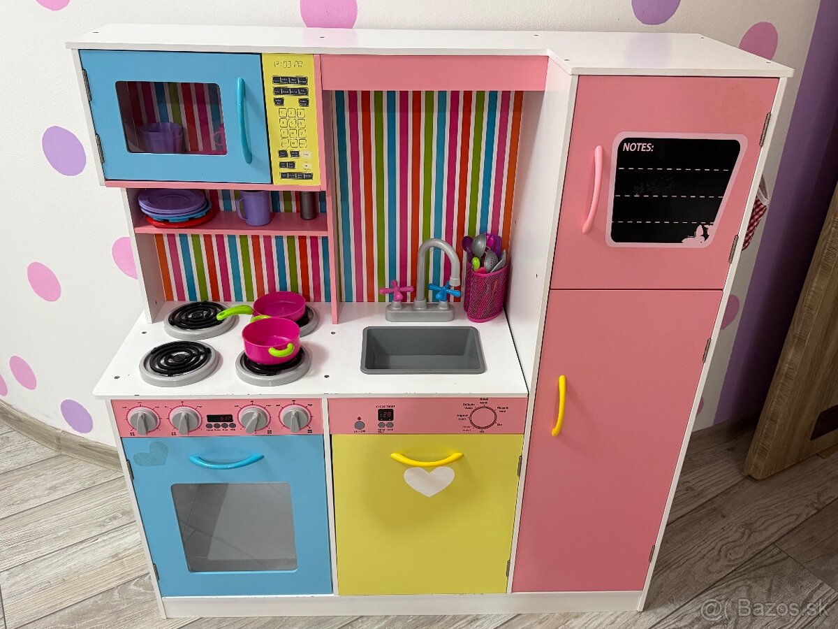 Predám detskú kuchynku a stolík so stoličkou