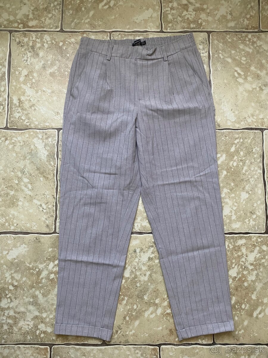 Sivé nohavice Stradivarius