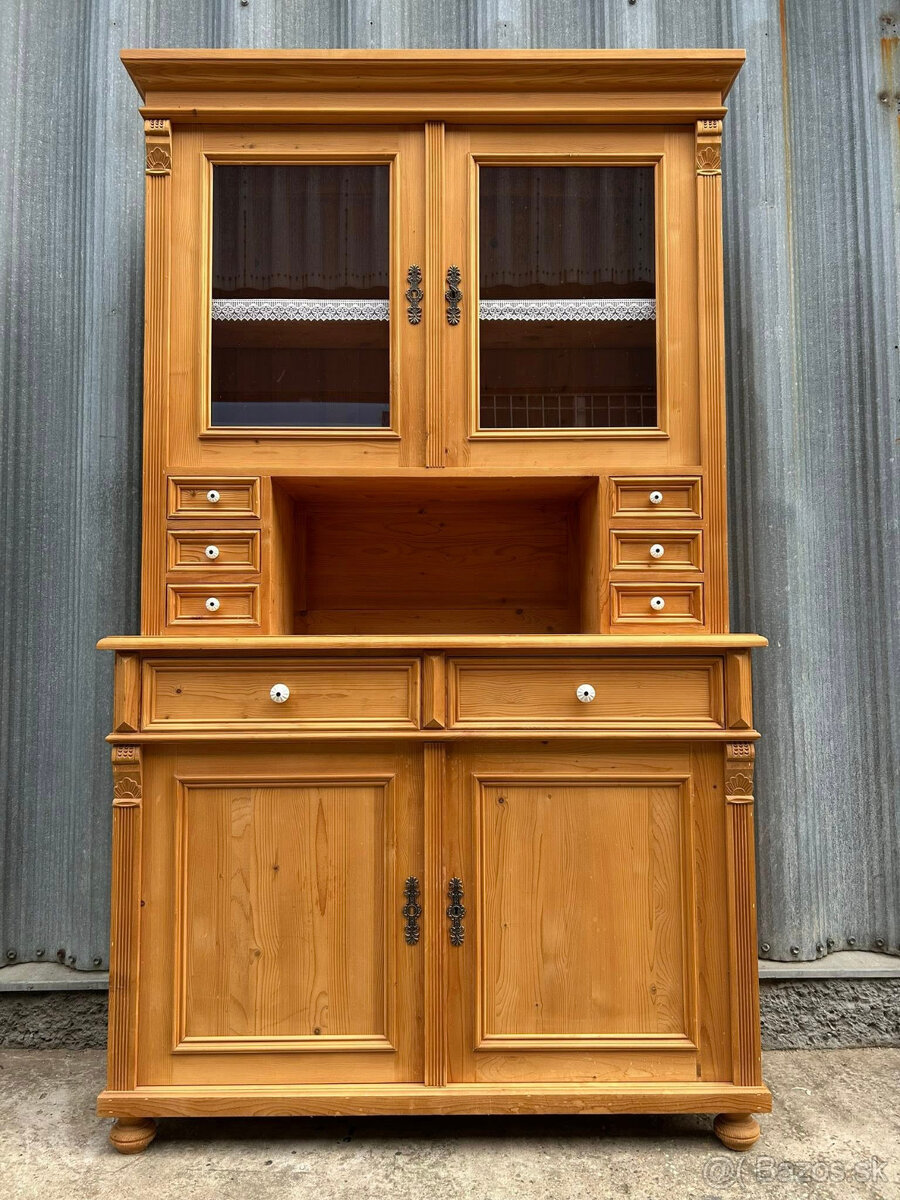 Vidiecky kredenc - K93