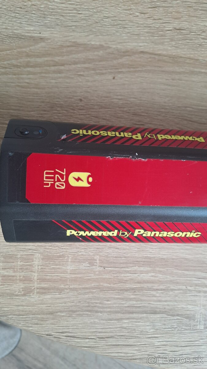 Bateria Crussis 720Wh.