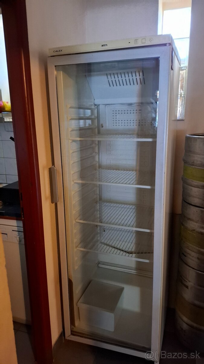 Predám presklenú chladničku