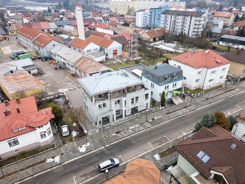 Novostavba - Polyfunkčný dom, 683m2, Centrum, Brezno