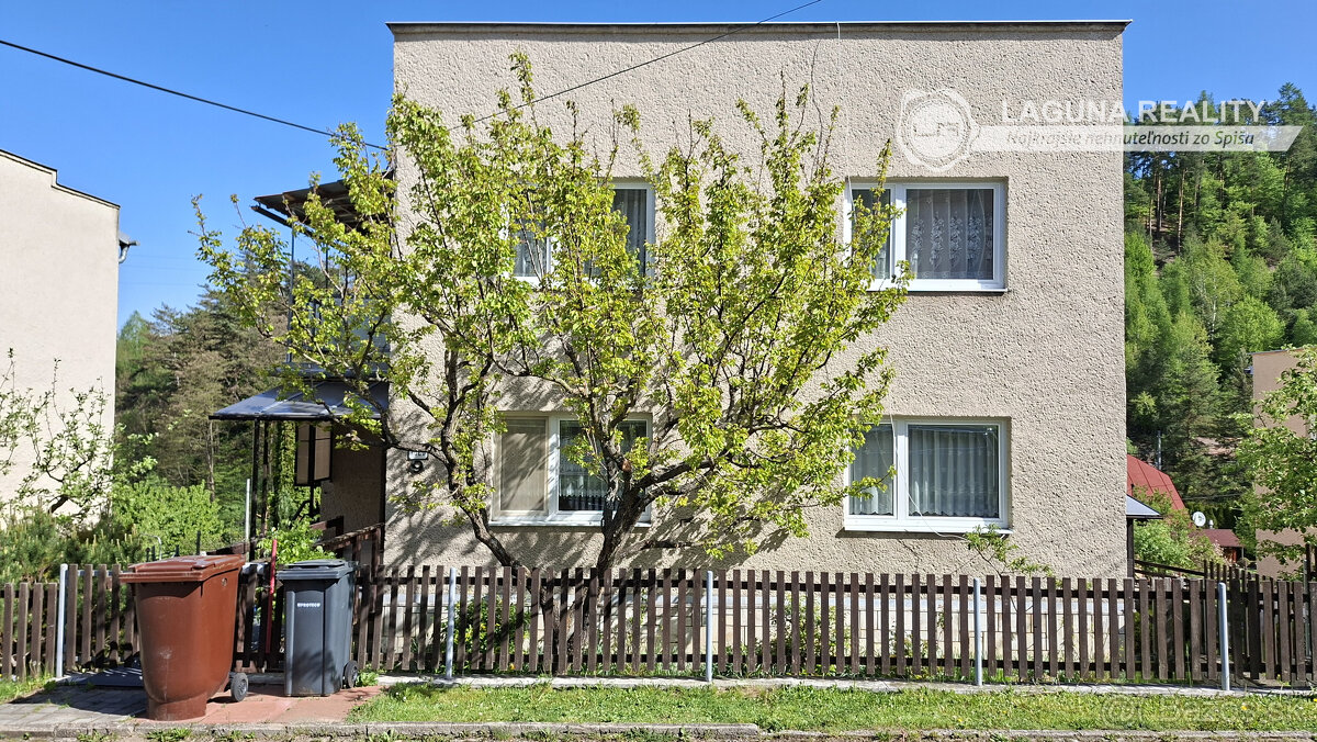 Rodinný dom Krompachy s garážou - Turistická ulica