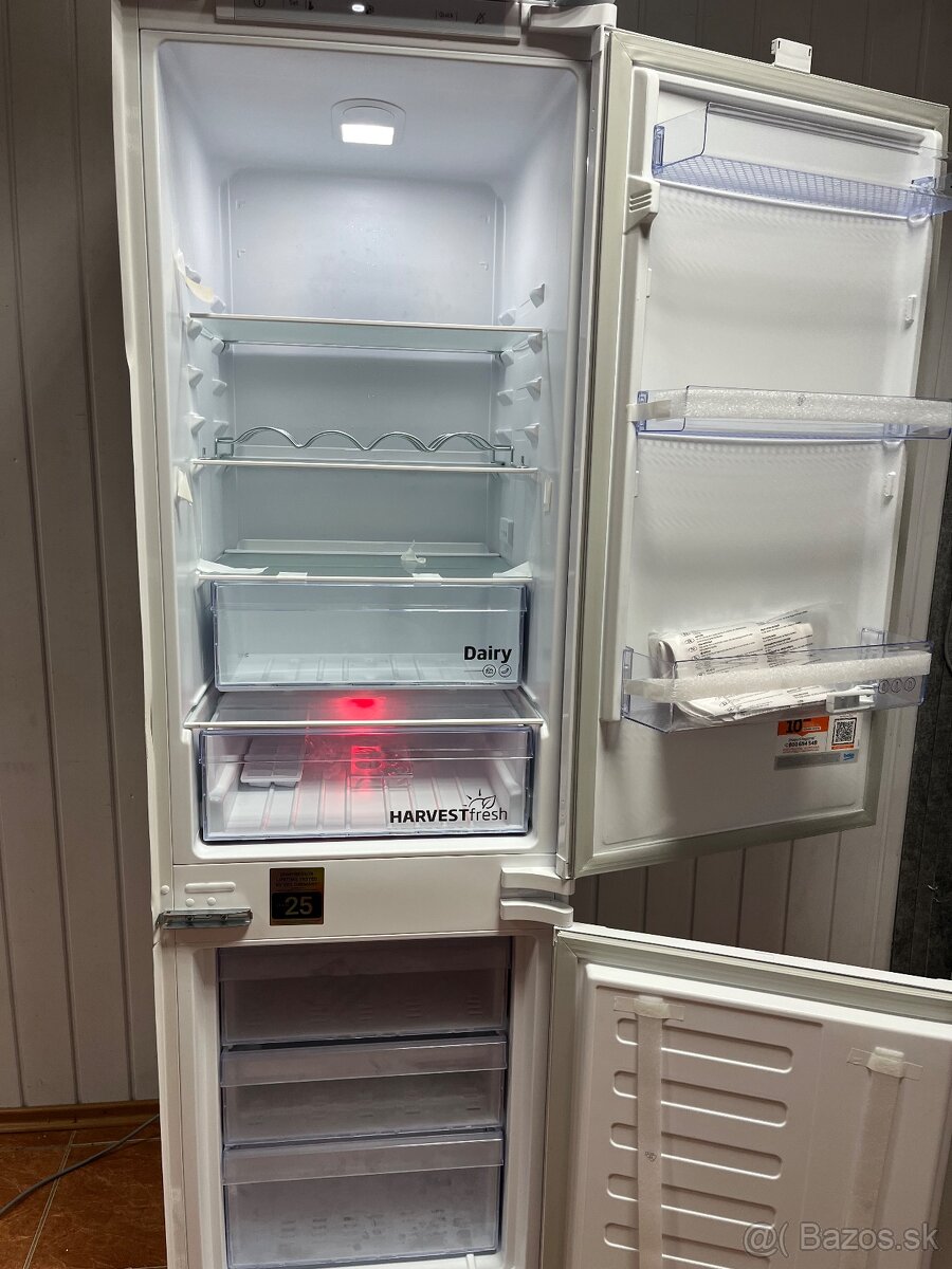 NOVA Vstavaná chladnička BCHA275K4SN