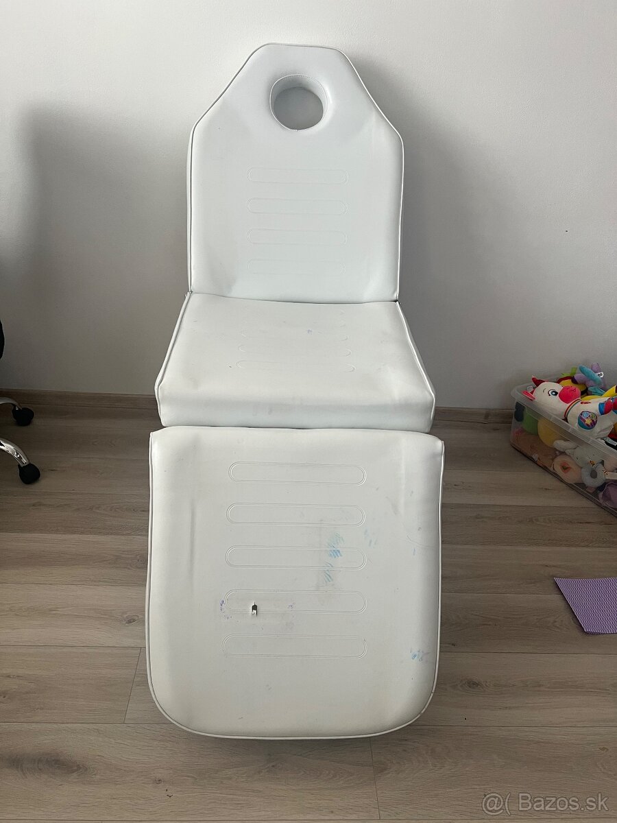 Kozmetické kreslo s hydraulickou nohou