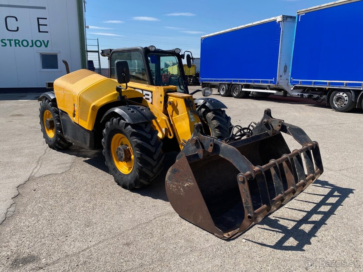 JCB 2015 4x4 čelný nakladač VIN 216
