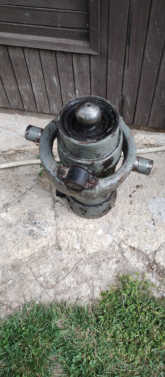 Predam hydraulicky valec a Majler