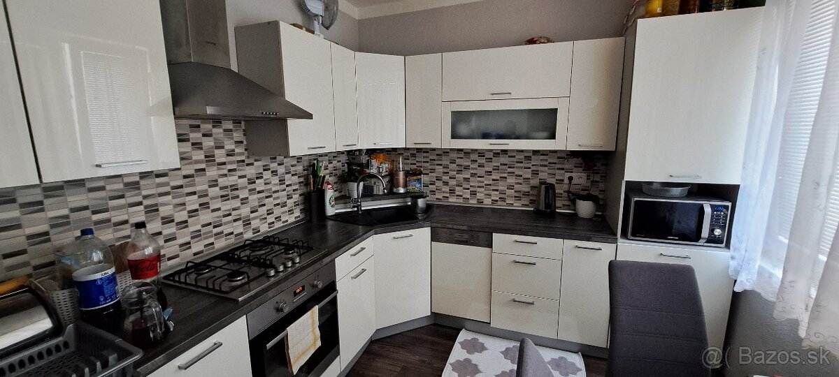 Kompletne prerobený 2,5 izbový byt s balkónom