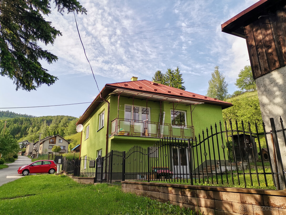 Rodinný dom v pokojnej lokalite, Sekurisova Brezno s pozemko