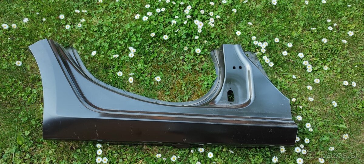 Prahovy stlpik Renault Megane 4 lavy