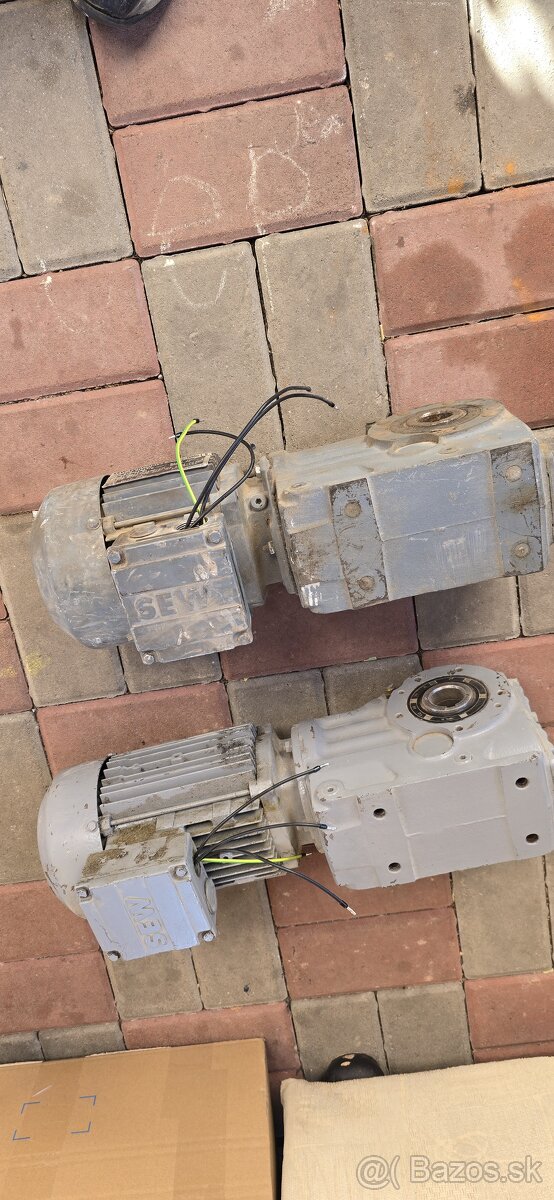 Elektromotor s prevodovkou
