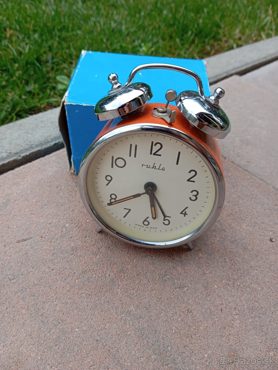 Retro budík Prim, a Ruhla.