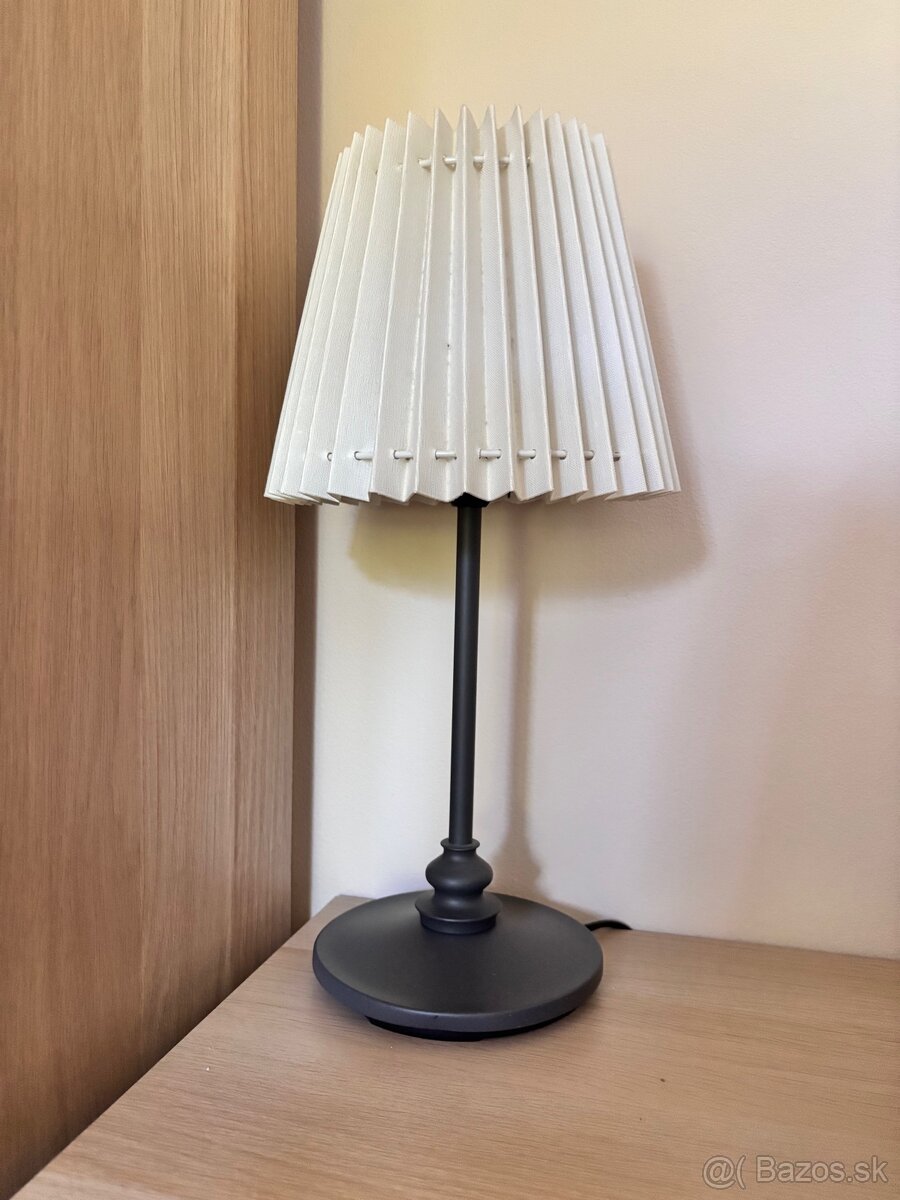 Stolná lampa