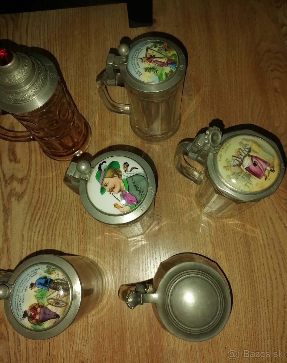 Staré pivné krígle.