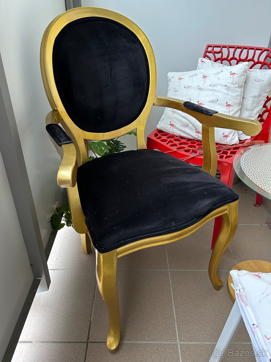 Stolička zlatá