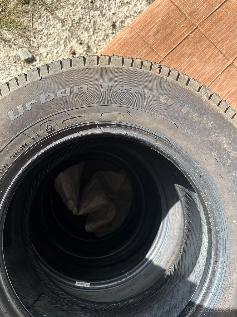 Bf goodrich 245/70 r16