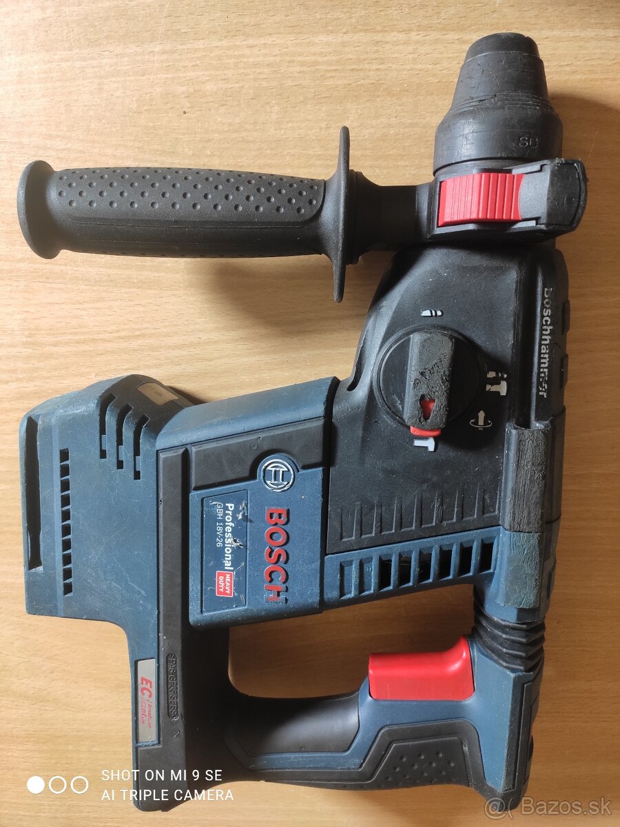 Bosch akumulátorové kladivo