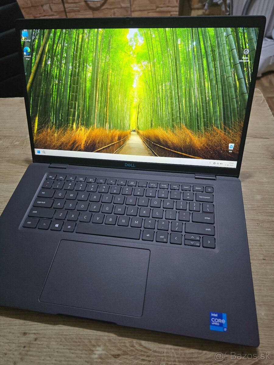 Karbonovy Dell Latitude 7520 s procesorom i7 11 generacie 16