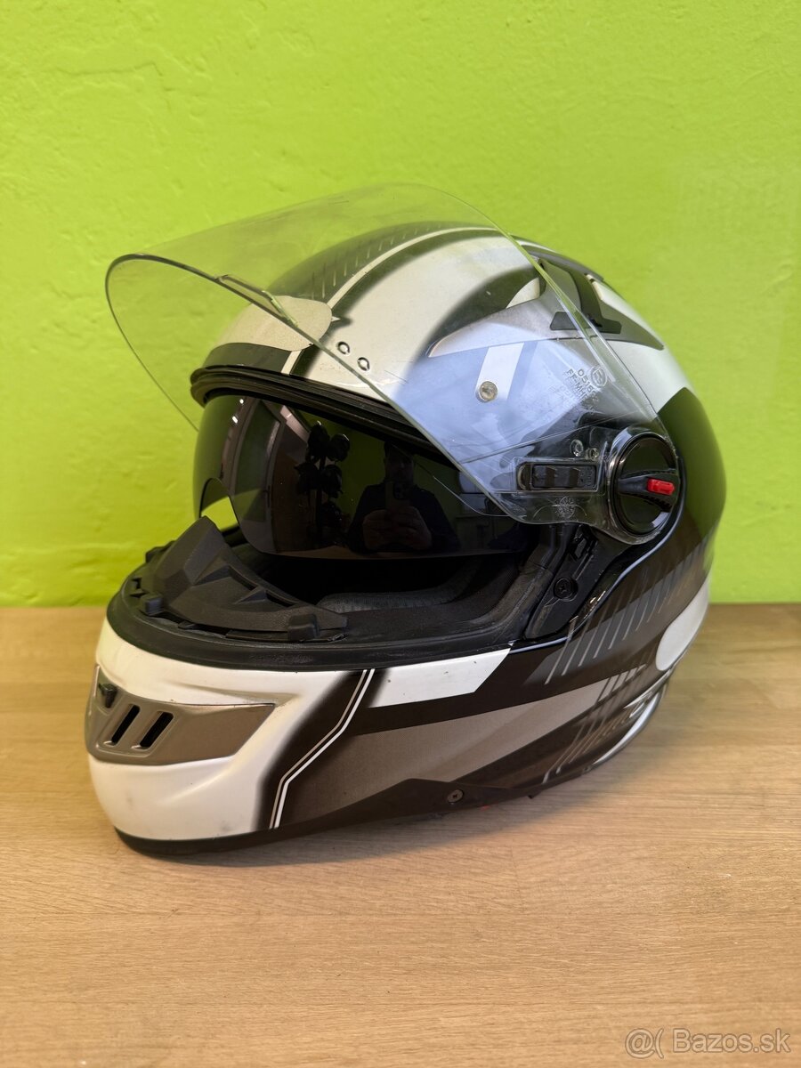 Integrálna prilba so slnečnou clonou