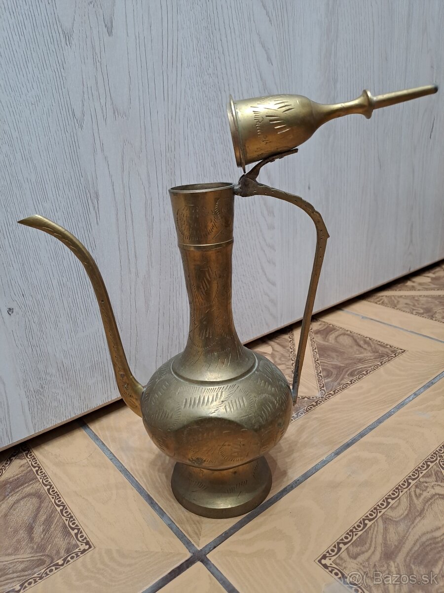karafa z indickej mosadze