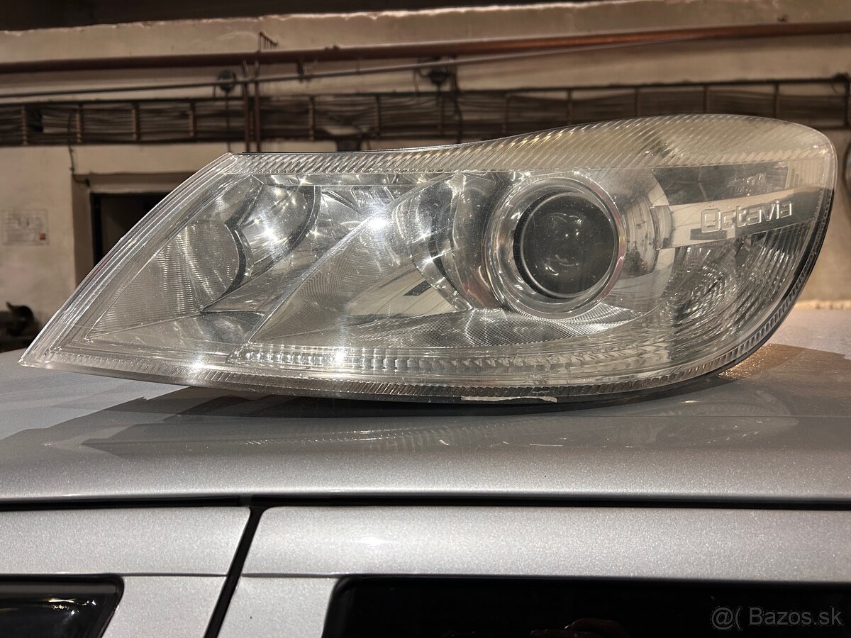 Škoda octavia ľavé predné svetlo