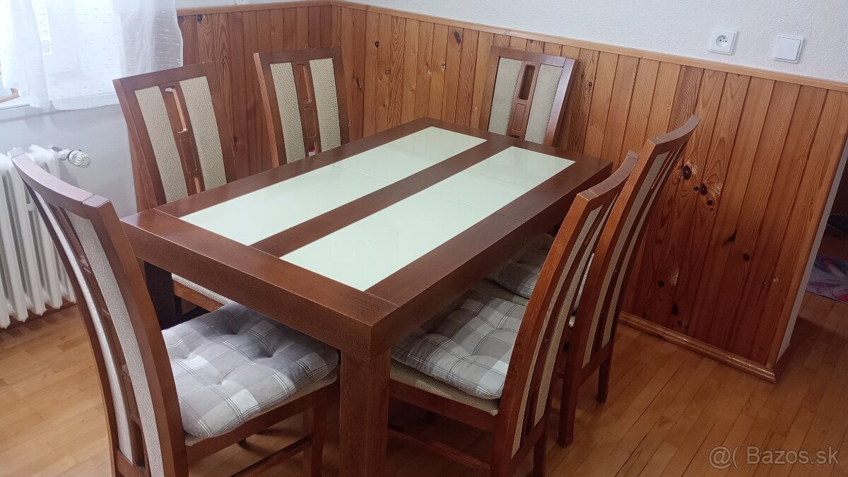 Predám kuchynský stôl so stoličkami
