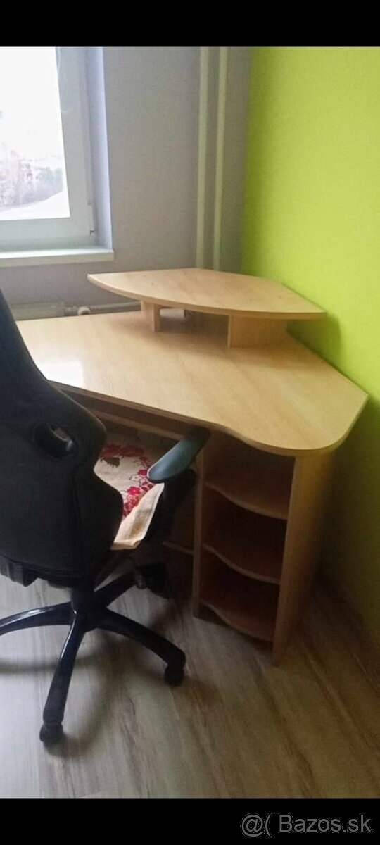 Rohový Pc stôl