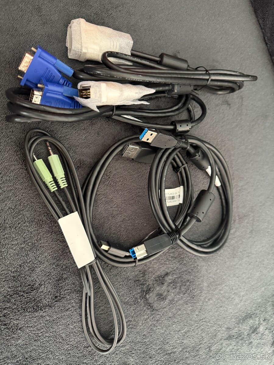 set kablov RS232,DVI,DP,USB3, Audio jack3,5mm
