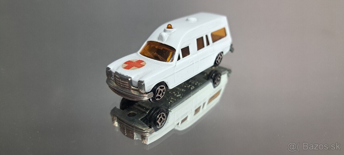 Mercedes ambulancia