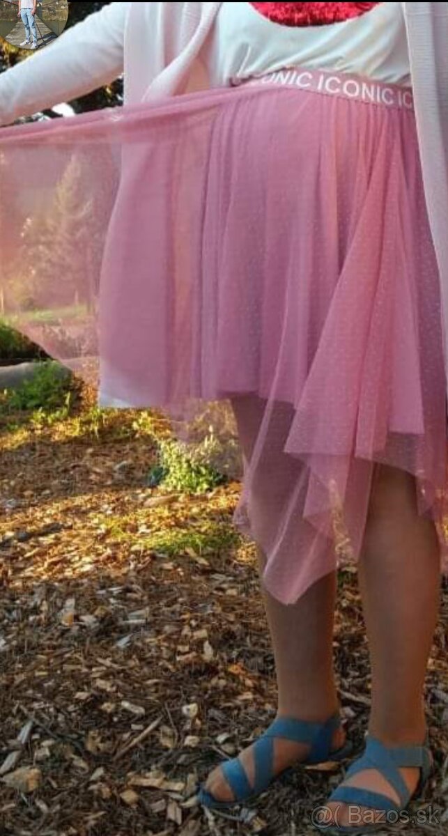 Tylová ružová sukňa