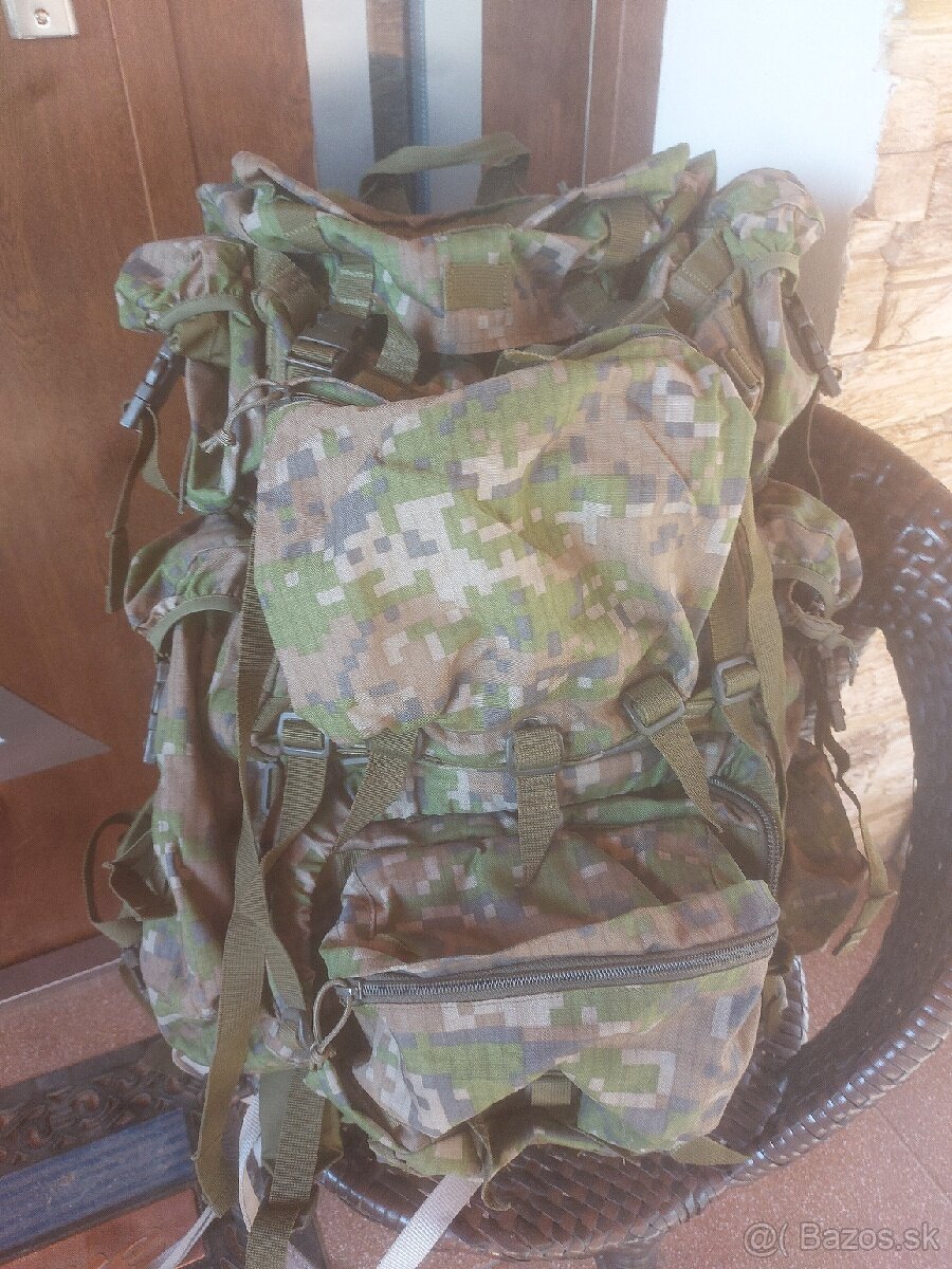 vojensky batoh 65l