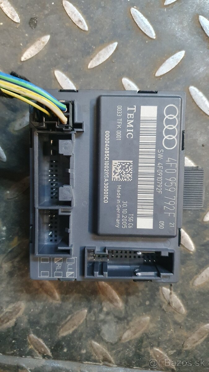 Audi RJ okna