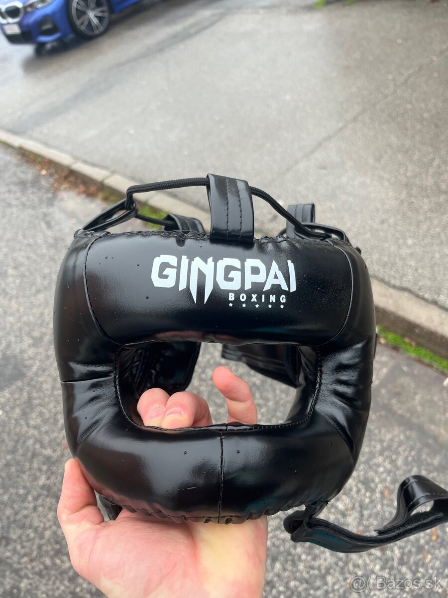 Prilba na box