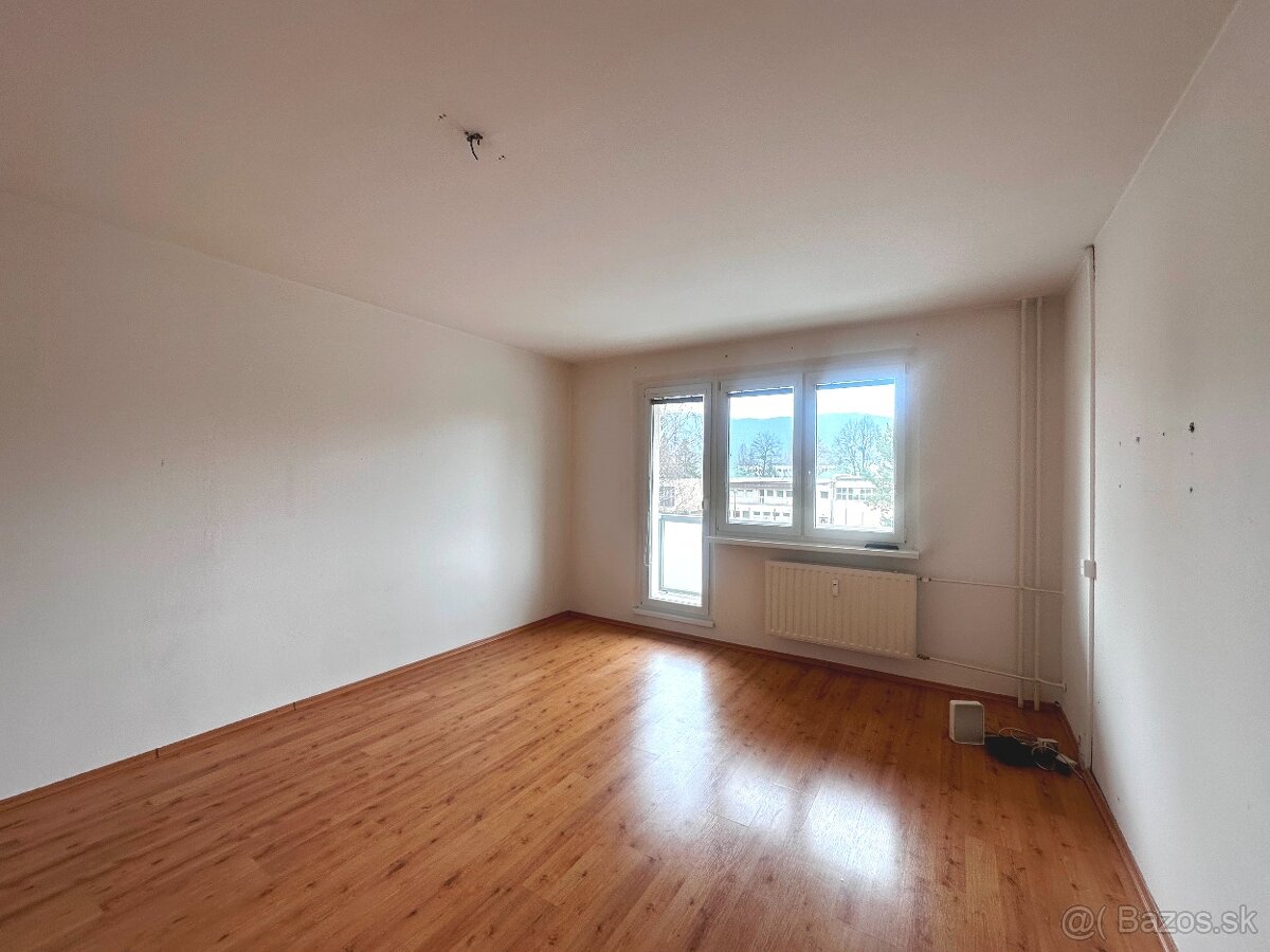 PREDAJ 3 izbový s balkónom, Šafárikova ulica