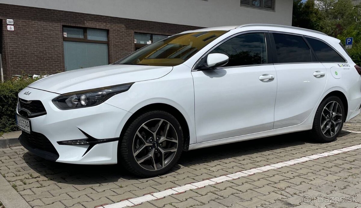 🚗 Kia Ceed SW 1.5 T-GDi – Automat, 2022