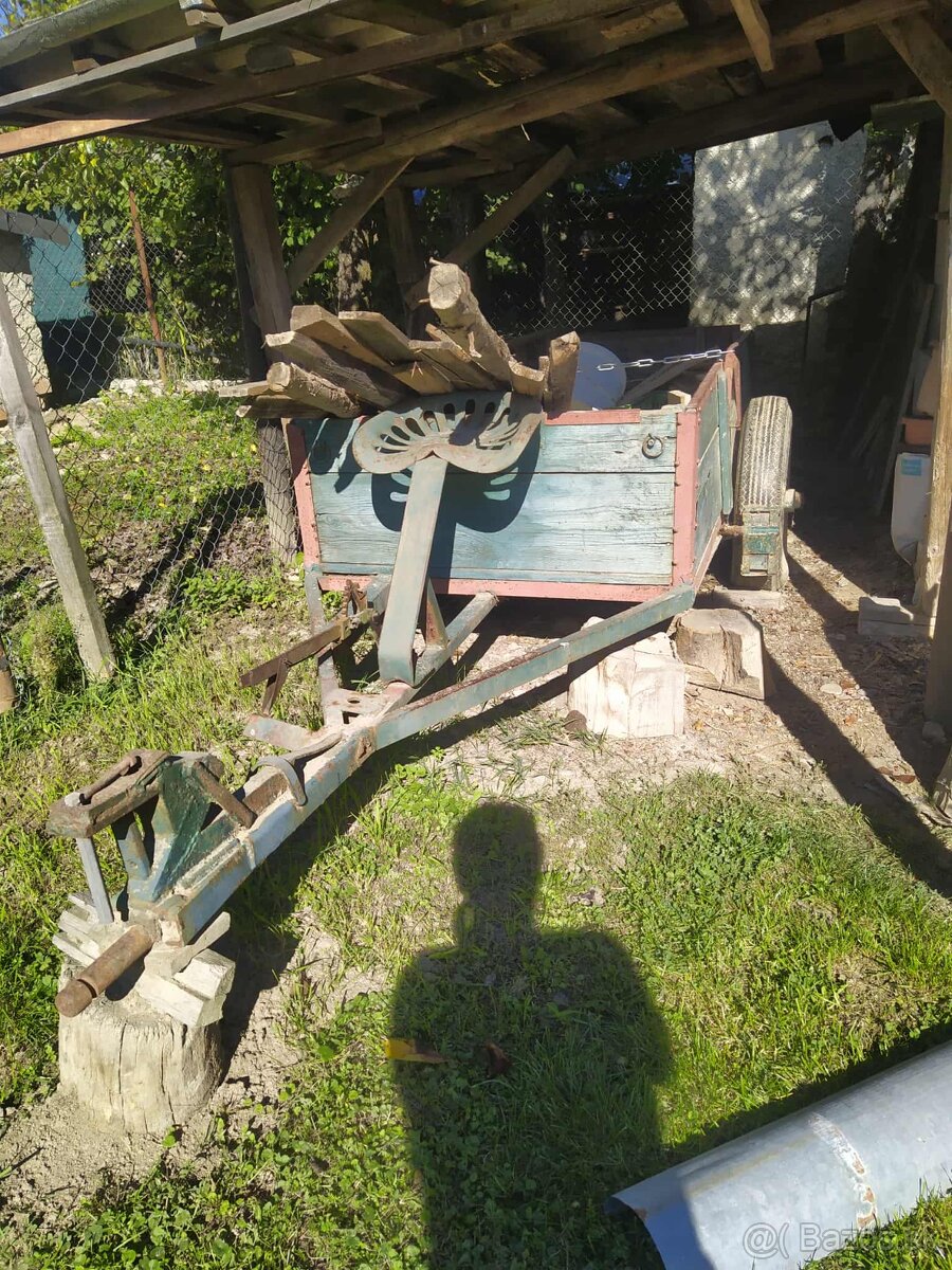 Vlastnoručne vyrobená vlečka na traktor