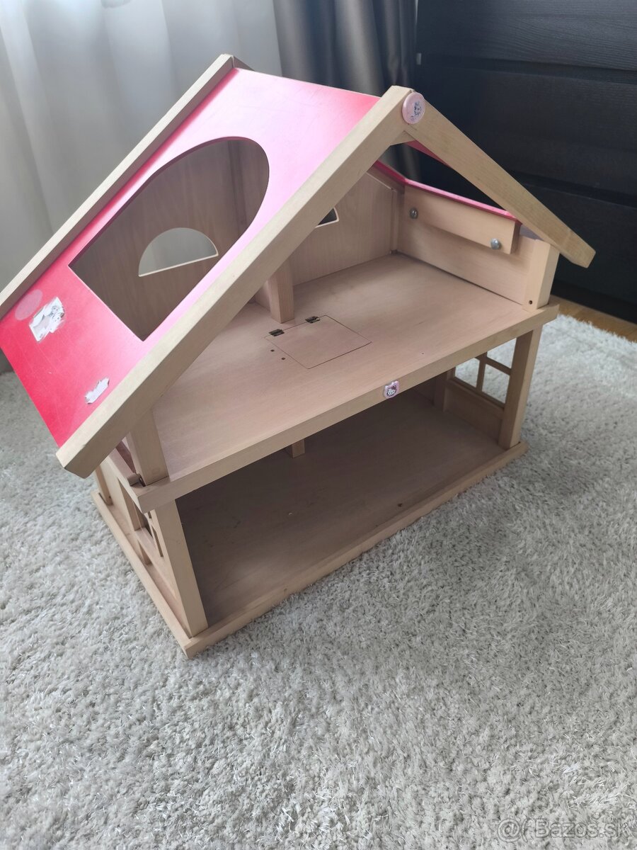 Predám drevený domcek