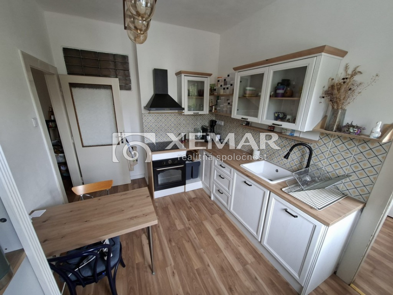 PREDAJ 3,5 izbový staromestský byt Banská Bystrica