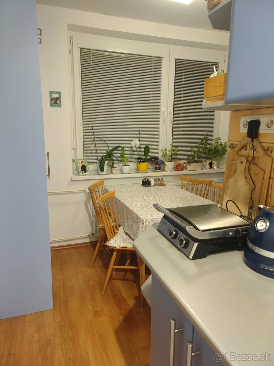 2 i byt na sídlisku Juh