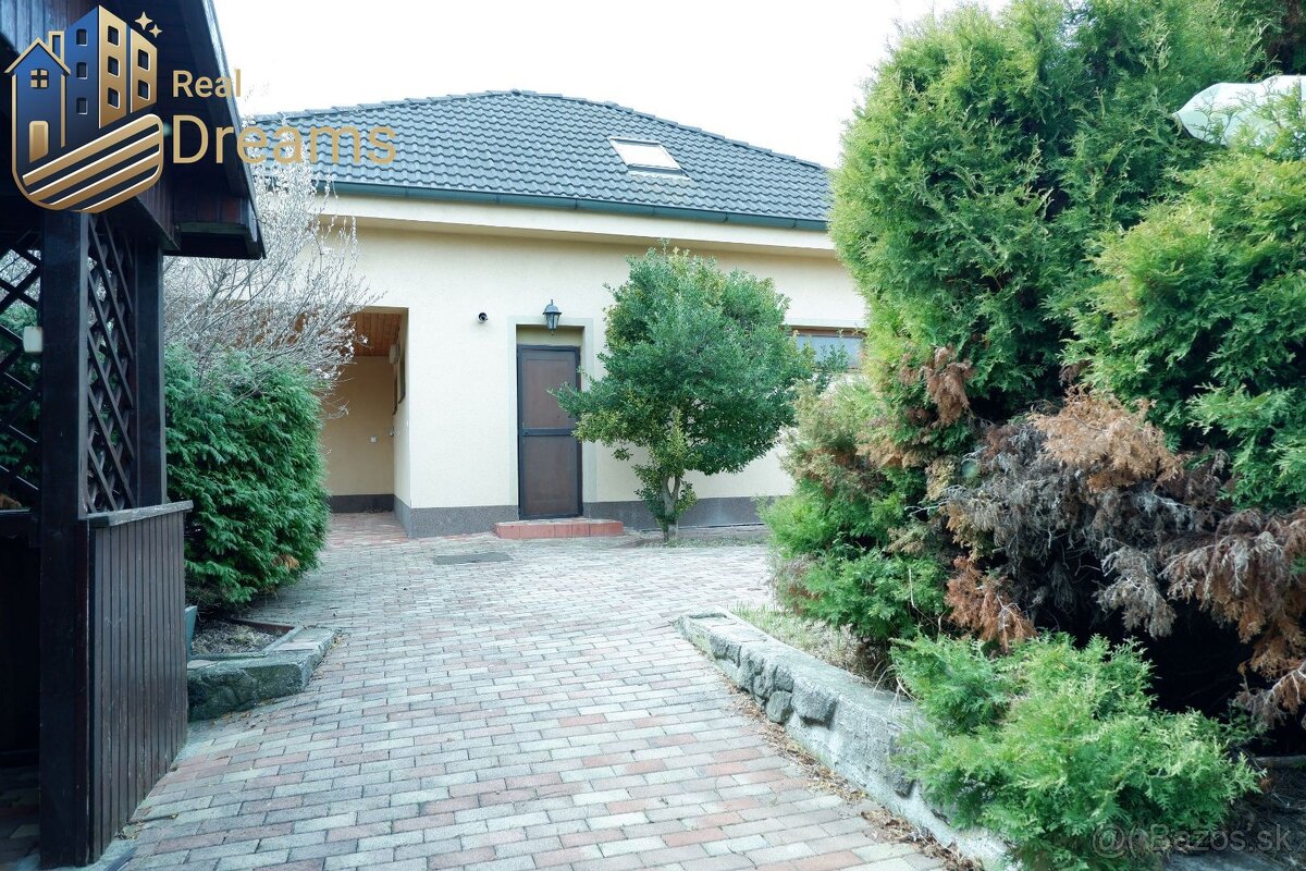 Exkluzívny 8-izbový rodinný dom s bazénom - Luxus a pohodlie